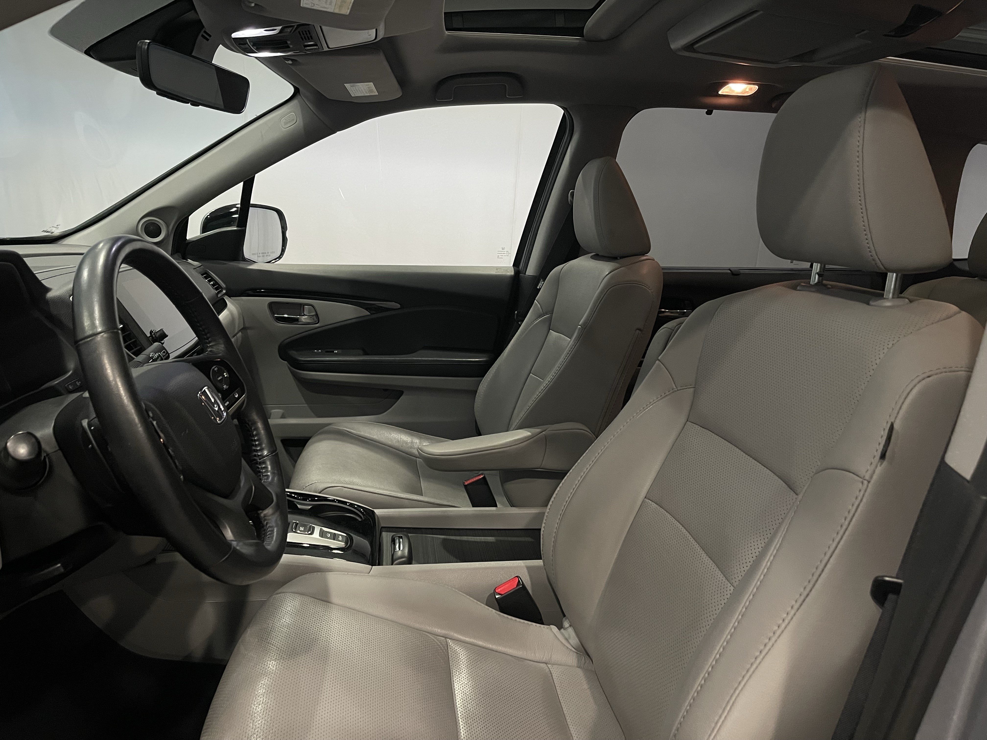 Used 2019 Honda Pilot Elite image 14