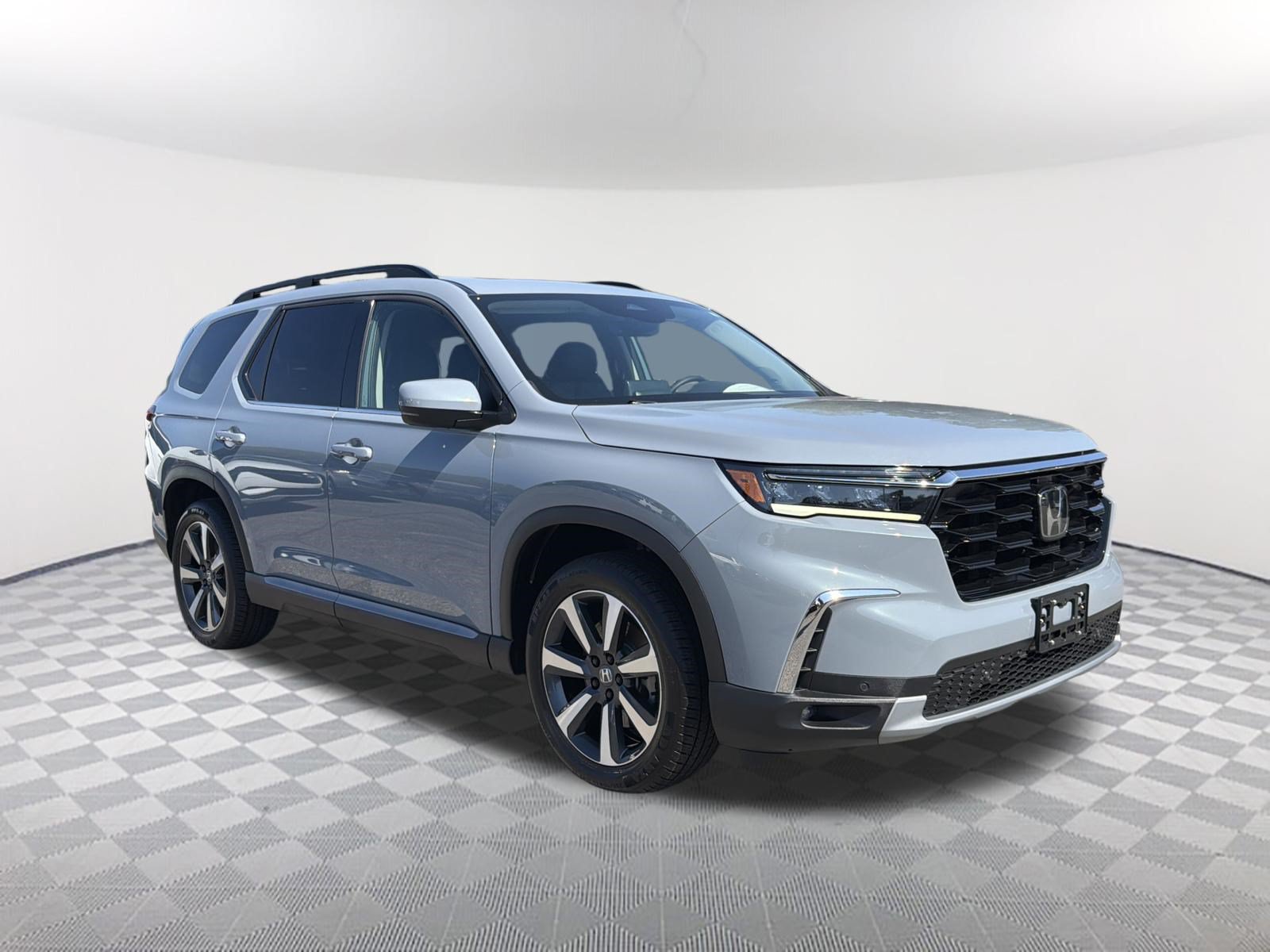 Used 2023 Honda Pilot Touring image 3