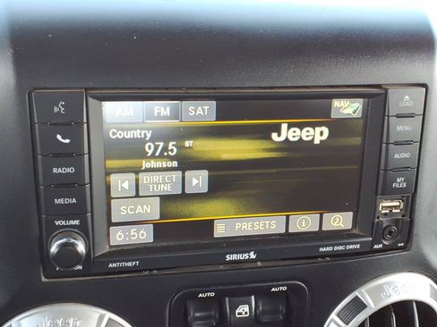 Used 2015 Jeep Wrangler Rubicon w/ Power Convenience Group AWD/4WD image 25