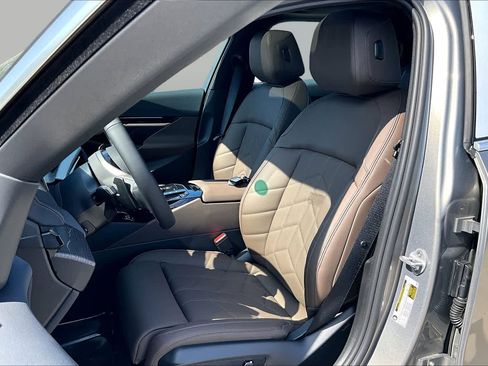 Used 2026 BMW 530i w/ Premium Package RWD image 7