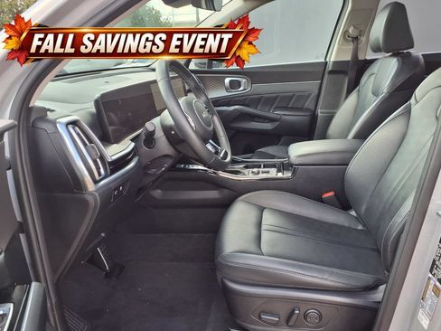 Used 2025 Kia Sorento SX FWD image 11