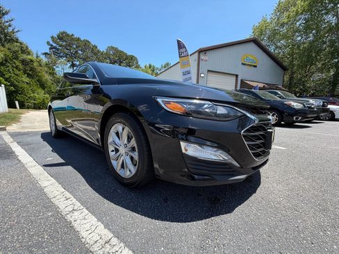 Used 2023 Chevrolet Malibu LT w/ Driver Confidence Package FWD image 9
