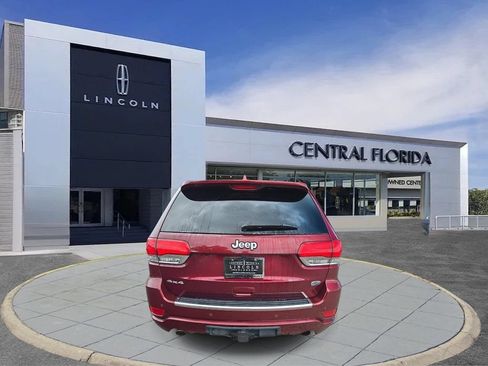 Used 2018 Jeep Grand Cherokee Overland AWD/4WD image 3