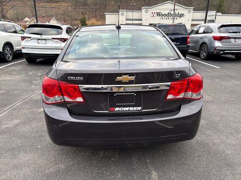 Used 2016 Chevrolet Cruze LT w/ Technology Package image 4