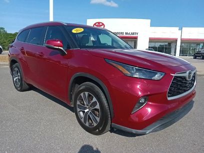 Used 2023 Toyota Highlander XLE
