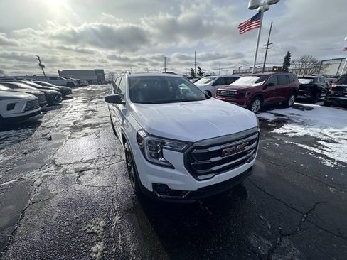 Used 2023 GMC Terrain AT4 w/ Infotainment Package II image 7