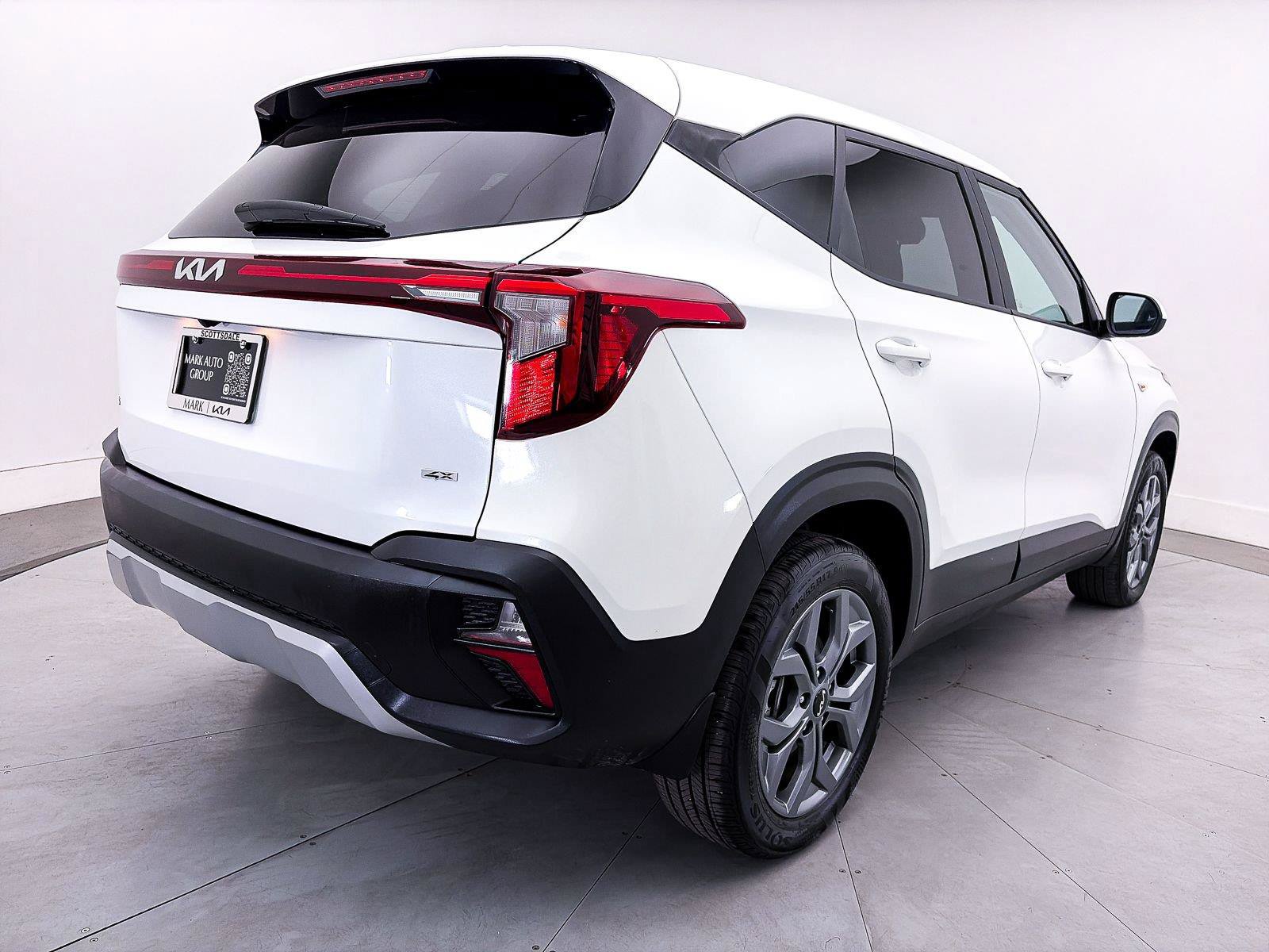 Used 2025 Kia Seltos LX AWD/4WD image 15