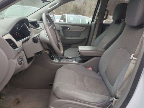 Used 2017 Chevrolet Traverse LT image 21