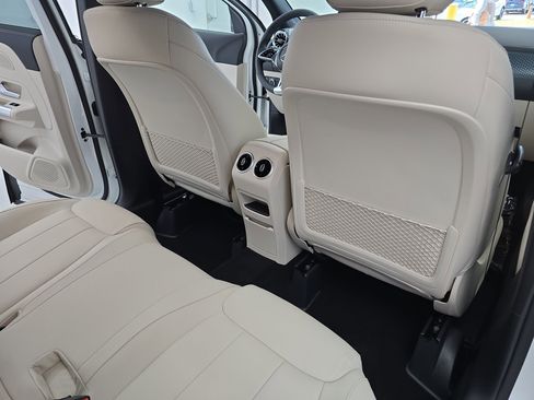 New 2026 Mercedes-Benz GLA 250 image 11