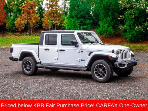 Used 2020 Jeep Gladiator Overland image 11