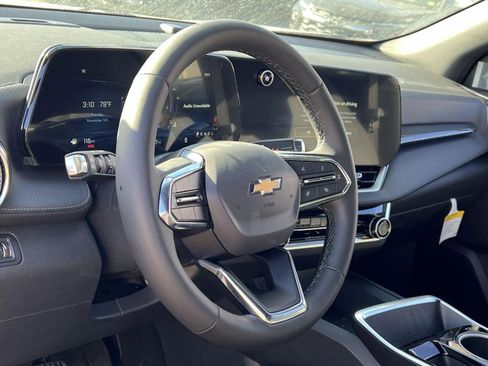 New 2025 Chevrolet Equinox LT w/ Safety and Technology Package image 11