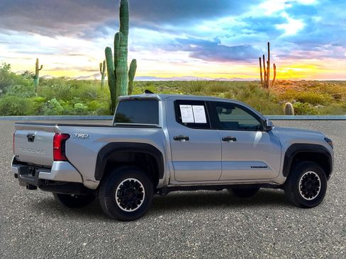 Used 2024 Toyota Tacoma TRD Off-Road image 5