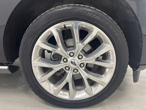 Used 2019 Ford Expedition Limited w/ Equipment Group 302A AWD/4WD image 37