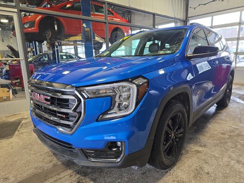 Used 2024 GMC Terrain AT4 w/ Infotainment Package II image 8