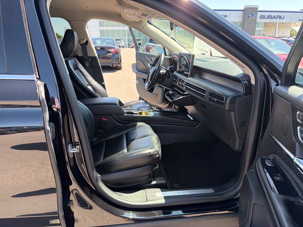 Used 2023 Lincoln Corsair AWD image 37