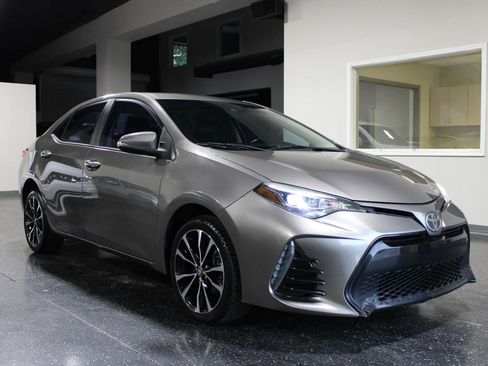 Used 2018 Toyota Corolla SE FWD image 31