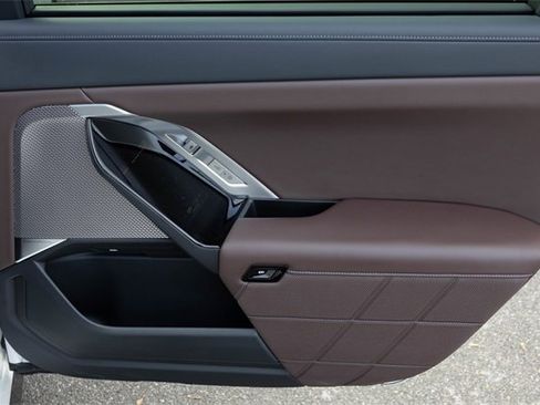 Used 2024 BMW i7 xDrive60 image 18