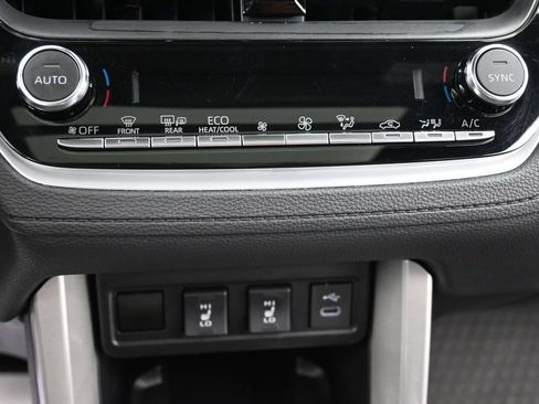 Used 2025 Toyota Corolla Cross AWD Hybrid w/ Convenience Package image 11