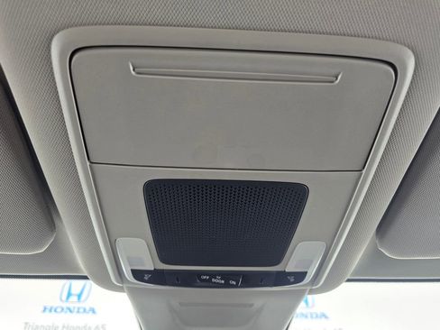 Used 2025 Honda CR-V LX image 9