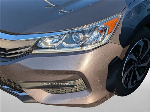 Used 2016 Honda Accord EX image 11