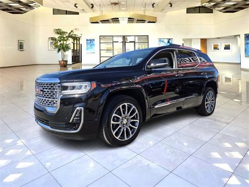 Used 2023 GMC Acadia Denali image 3