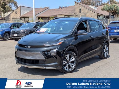 Used 2022 Chevrolet Bolt EUV LT w/ Convenience Package FWD image 1