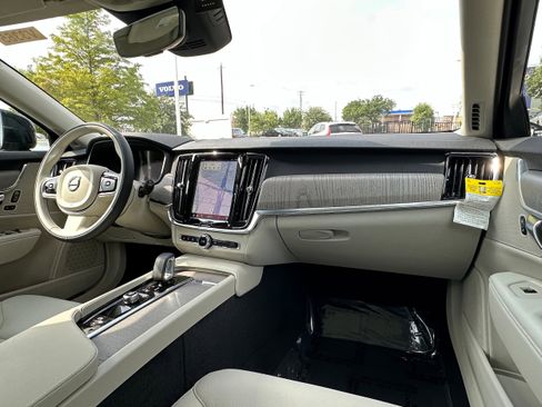 New 2025 Volvo V90 B6 Cross Country Plus w/ Protection Package Premier image 10