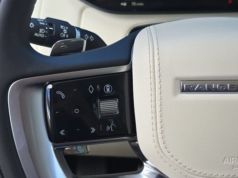 Certified 2025 Land Rover Range Rover SE AWD/4WD image 18