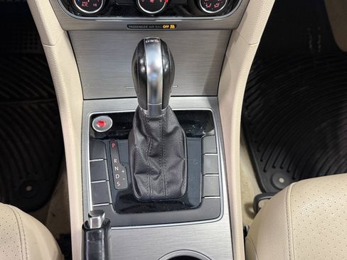 Used 2014 Volkswagen Passat TDI SE FWD image 14