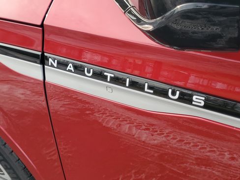 New 2026 Lincoln Nautilus Reserve image 7