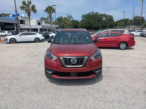 Used 2020 Nissan Kicks SR w/ SR Premium Package FWD image 8