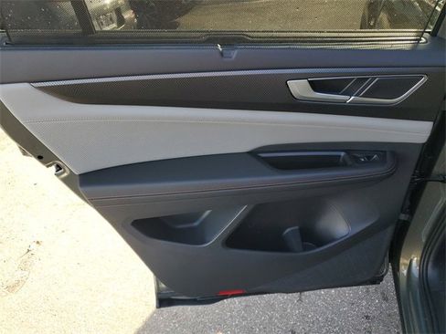 Certified 2025 Volkswagen Atlas Peak Edition SE image 10