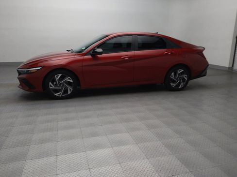 Used 2025 Hyundai Elantra Sport image 2