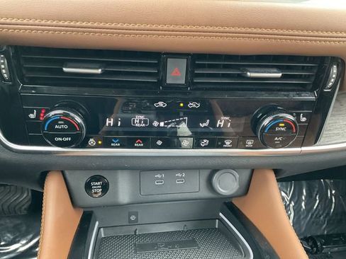 Certified 2025 Nissan Rogue Platinum w/ Platinum Premium Package image 18