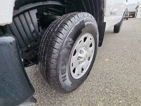 Used 2017 Nissan Titan S image 18