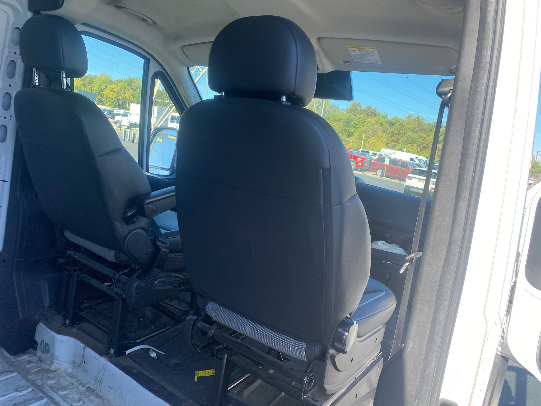 Used 2024 RAM ProMaster 2500 w/ Convenience Group FWD image 15