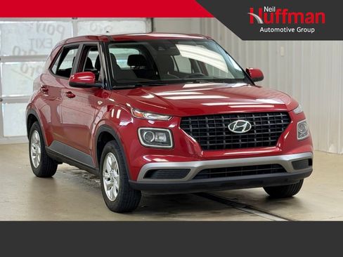 Used 2022 Hyundai Venue SE w/ Cargo Package FWD image 1