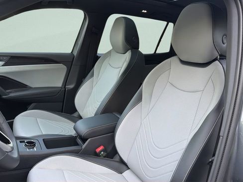 New 2026 Volkswagen Tiguan SE R-Line FWD image 26