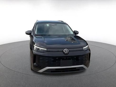 Used 2026 Volkswagen Tiguan SE FWD image 4