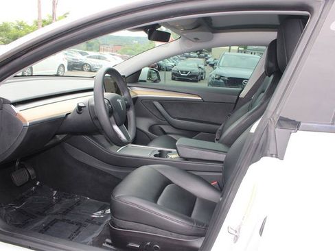Used 2021 Tesla Model 3 Standard Range Plus RWD image 9
