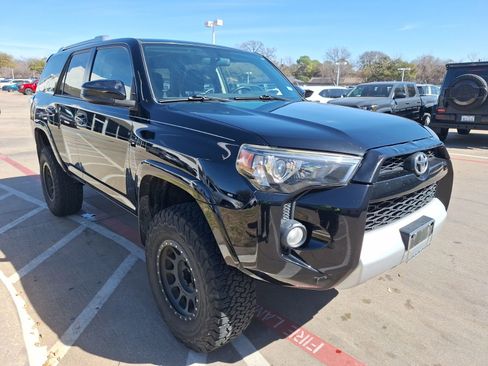 Used 2014 Toyota 4Runner SR5 image 7