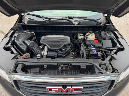 Used 2017 GMC Acadia SLE AWD/4WD image 25