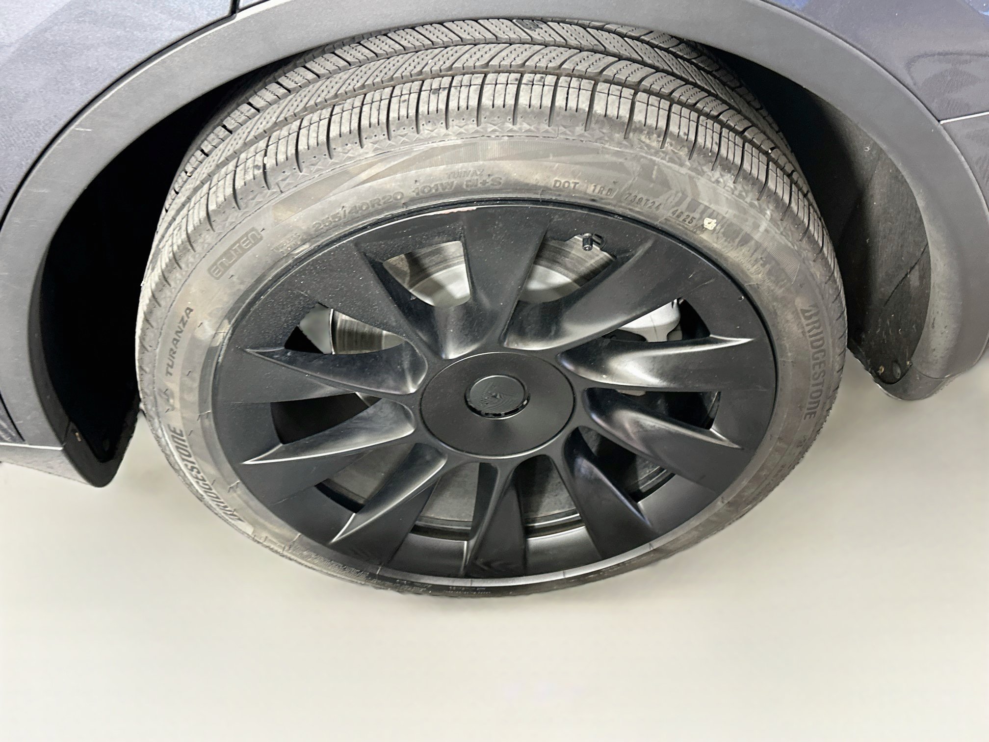 Used 2022 Tesla Model Y Long Range AWD/4WD image 11