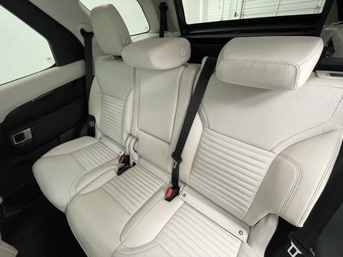 New 2026 Land Rover Discovery S image 13