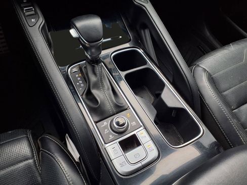 Used 2022 Kia Telluride SX w/ SX Prestige Package image 9