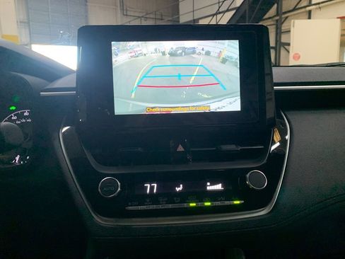 Used 2025 Toyota Corolla Cross AWD Hybrid w/ Moonroof Package image 23