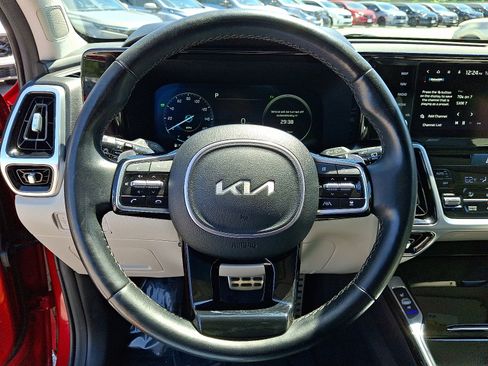 Certified 2023 Kia Sorento SX Prestige w/ Panoramic Sunroof Package AWD/4WD image 21