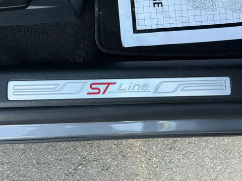 Used 2025 Ford Explorer ST-Line w/ ST-Line Street Pack image 55