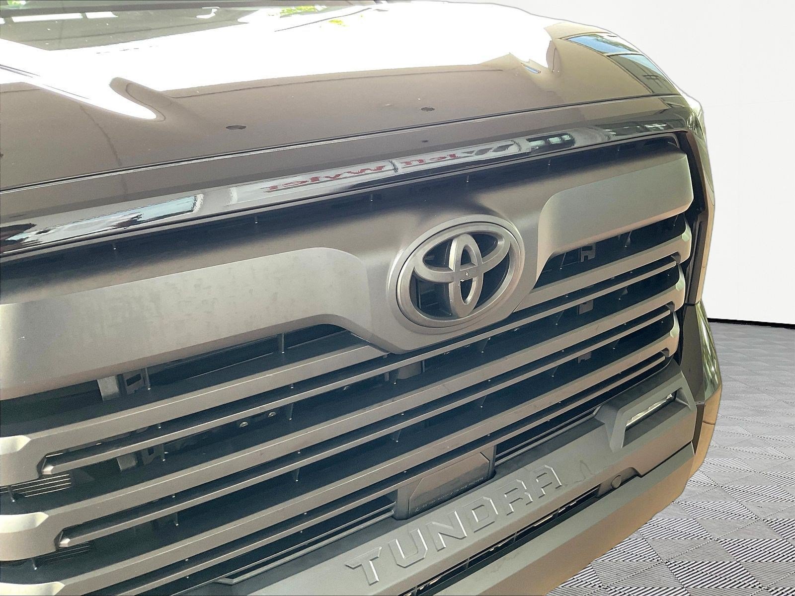 Used 2024 Toyota Tundra SR5 w/ SR5 Premium Package AWD/4WD image 32