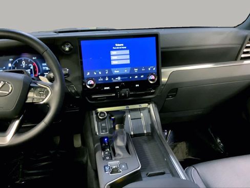 Certified 2024 Lexus GX 550 w/ Cold Area Package AWD/4WD image 7